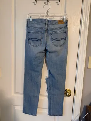 Abercrombie & Fitch Low Rise Boyfriend Straight Jeans thumbnail 2