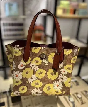 Coach Willow Tote Bag 24 In Signature Canvas With Floral Print NWT，c9721 thumbnail 1