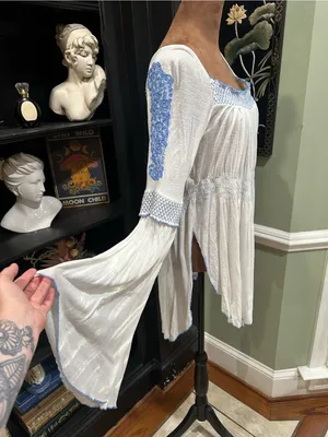 Free People Valley Peasant‑Style Top – Cream with Blue Embroidery – Size Medium thumbnail 6