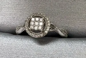 Zales Diamond Ring thumbnail 1