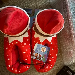 Size 9!women’s elf on the shelf‎ slippers thumbnail 3