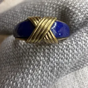 VTG Avon Ring‎ Gold Tone Sz 7.5 Criss Cross Design Band Navy Blue Retro 90s Y2K thumbnail 12