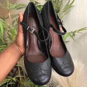 Black Leather Mary Jane classic academia preppy schoolgirl oxfords chunky platform round toe buckles Mary Jane 3” ballet flats heels pumps - 2000s Y2K Size 8M, excellent condition #goth #whimsygoth #grunge #preppy thumbnail 2