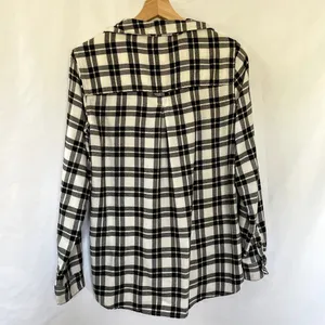 American Eagle ahh-mazingly soft black and white‎ checkered button down shirt S thumbnail 7