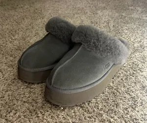 UGG Slippers Platform thumbnail 1