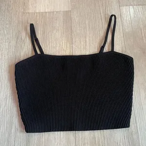 Aritzia Babaton Sculpt Knit Black Cropped Cami Size S thumbnail 1