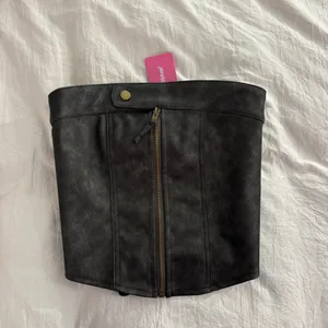 Edikted Ziva Faux Leather Lace-Up Corset Top Black XS thumbnail 1