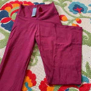 Krass&co Mom & Co size S Small new burgundy pants stretch thumbnail 1