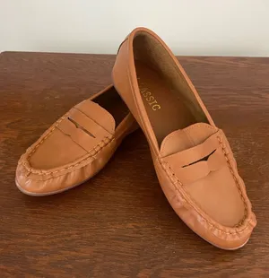 Classic Women's Penny Loafers in Tan thumbnail 1