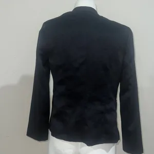 Simply styled black open blazer Size 2 thumbnail 3