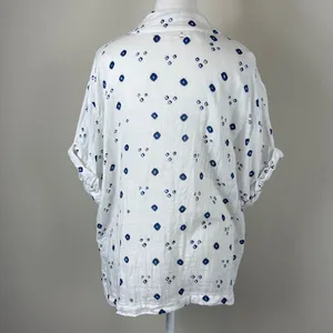 XiRENA Avery‎ Cotton V-neck Blouse in White w/ Blue Print Size Large thumbnail 8