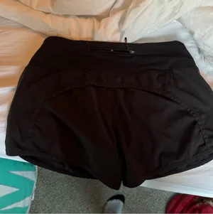 Lululemon Shorts Speed Up 4" Low-Rise 6 thumbnail 4