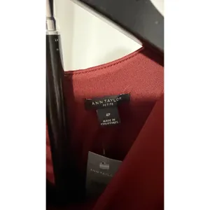 Ann Taylor Petite Burgundy Sleeveless Sheath Dress 4P New With Tags 21812804 thumbnail 2