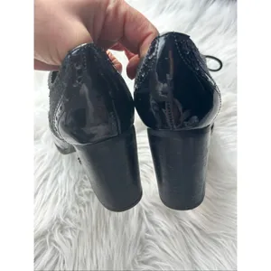 Franco Sarto Maze heeled oxfords in black patent leather and dark grey size 7.5 thumbnail 3