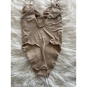 Skims Seamless Sculpt Low Back Thong Bodysuit Clay Size Large thumbnail 7