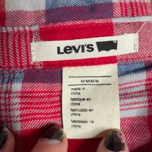 Levis Womens Plaid‎ Button Down Shirt Red White Blue Flannel Long Sleeve Size M thumbnail 2
