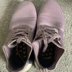 Adidas Boost NMD R1 Athletic Comfy Sneakers Light Purple Lavender Lilac 7.5 8 thumbnail 6
