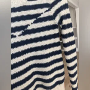 Vintage y2k American Eagle AE sweater navy striped wool v crew knit preppy 2010 thumbnail 6