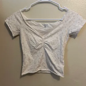 Brandy Melville Floral V-Neck Crop Top thumbnail 1