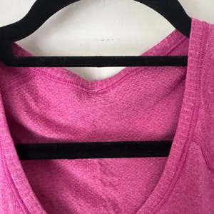 Lululemon Swiftly Tech V-Neck Short Sleeve Shirt Pink Athletic Top Size 4 thumbnail 5