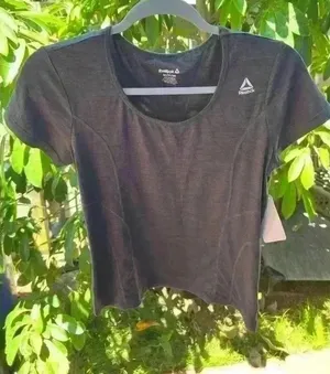 NWT Reebok Athletic Shirt Exercise size Medium New‎ thumbnail 1