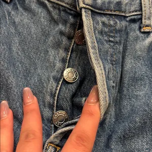 Everlane Medium Wash Cheeky Straight Jean thumbnail 3