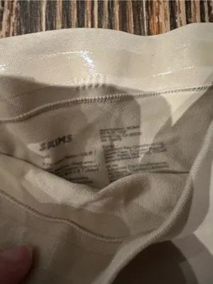 SKIMS NWT High-Waisted mid thigh Shapewear Shorts large thumbnail 2