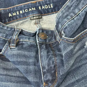 American Eagle Hi-Rise Distressed Jegging Size 2 thumbnail 5