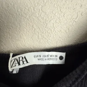 Zara Women‎ Size Small Black Basic Sleeveless crop top tank New thumbnail 4