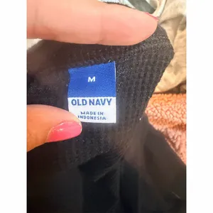 Old Navy Top Womens Size M Black Waffle Knit Thermal Scoop Neck Long thumbnail 2