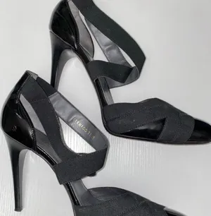 Black Closed toe Heels 11 thumbnail 1