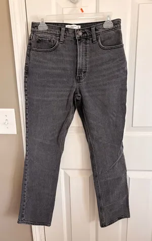 Abercrombie & Fitch The 90’s Skinny High-Waist Charcoal Gray Straight Leg Jeans thumbnail 1
