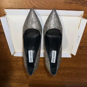 Steve Madden Jeweled Crystal Pumps thumbnail 4