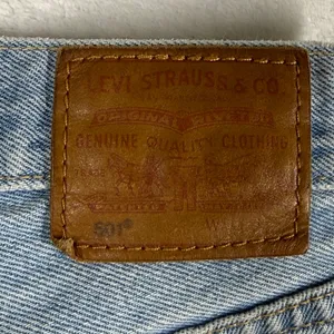 Levis Premium 501 Original Shorts Womens 27 Light Wash Blue‎ High Rise Cut Off E thumbnail 12