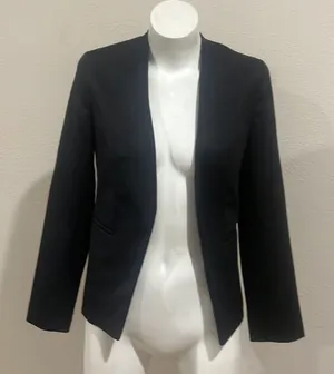 Simply styled black open blazer Size 2 thumbnail 1