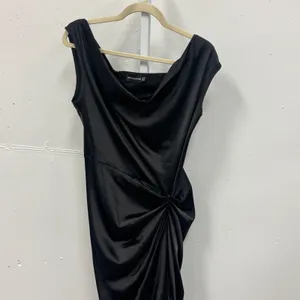 PrettyLittleThing Black Satin Off The Shoulder Draped Skirt Midi Dress Slit Sz 8 thumbnail 6