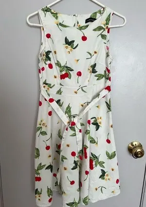 Floral dress size small Multiple thumbnail 1