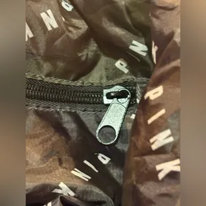 VS PINK PACKABLE DUFFEL (camo print) thumbnail 8