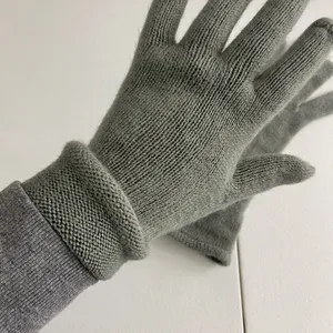 EUC women’s soft knit long foldable medium gray‎ warm winter gloves accessories thumbnail 4