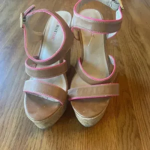 Just Fab cork wedges‎ pink and tan Size 9 GUC! Bin A thumbnail 3