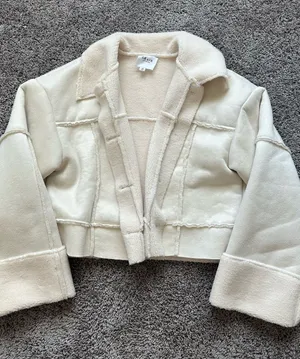 Le Lis Cream Cropped Teddy Shearling Jacket thumbnail 1