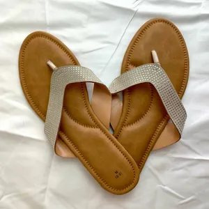 Sandals Womens Size 8/9 Gray Silver Rhinestone Studded T Strap Flat thumbnail 1