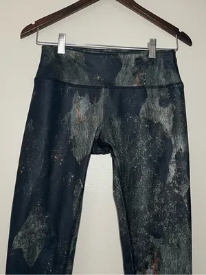 Alo Airbrush Cropped Leggings thumbnail 2