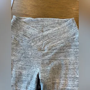 PINK Victoria's Secret Heather Gray Leggings thumbnail 2