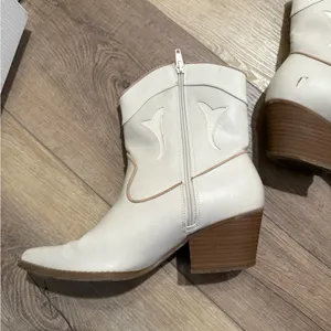 Cream Cowboy Boots White Size 8 thumbnail 4