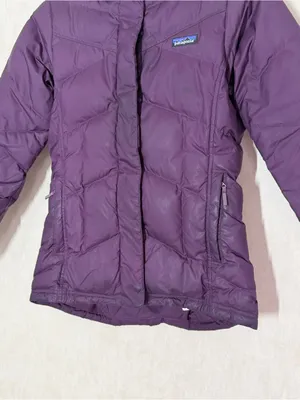 Patagonia Women’s Down With It Jacket Hooded in Deep Plum XS thumbnail 3