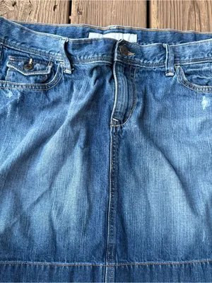 Old Navy Mini Skirt Size 14 Distressed Cotton Jean Skirt Blue Wash Casual Y2K thumbnail 2