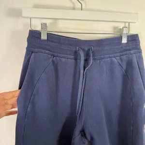Lululemon‎ Scuba Hi Rise Jogger Sweatpants Navy Blue Comfort Lounge Womens 6 thumbnail 3