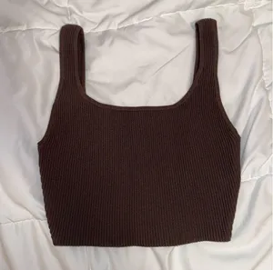 Aritzia Babaton tank thumbnail 1