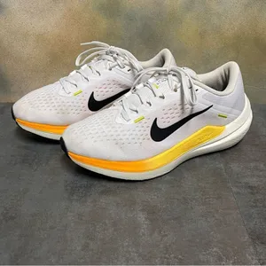 Nike Zoom Winflo 10 Women's White Running Shoes Size 8.5M thumbnail 2